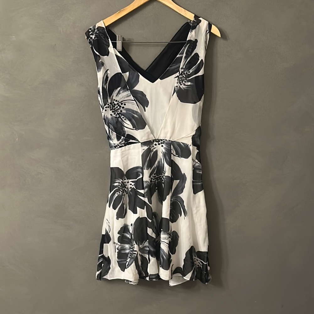 REISS Black and White Sleeveless V-Neck Mini Sundress